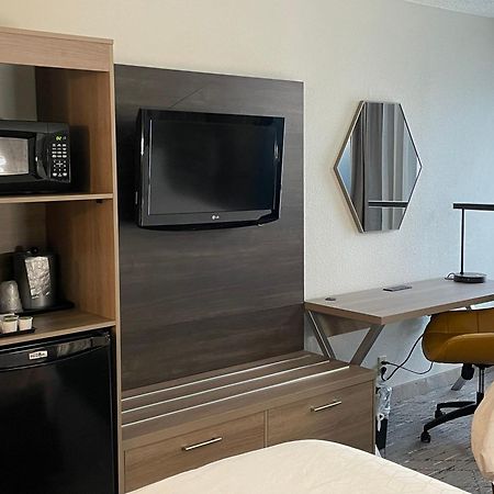Holiday Inn Express Burlington By Ihg Dış mekan fotoğraf