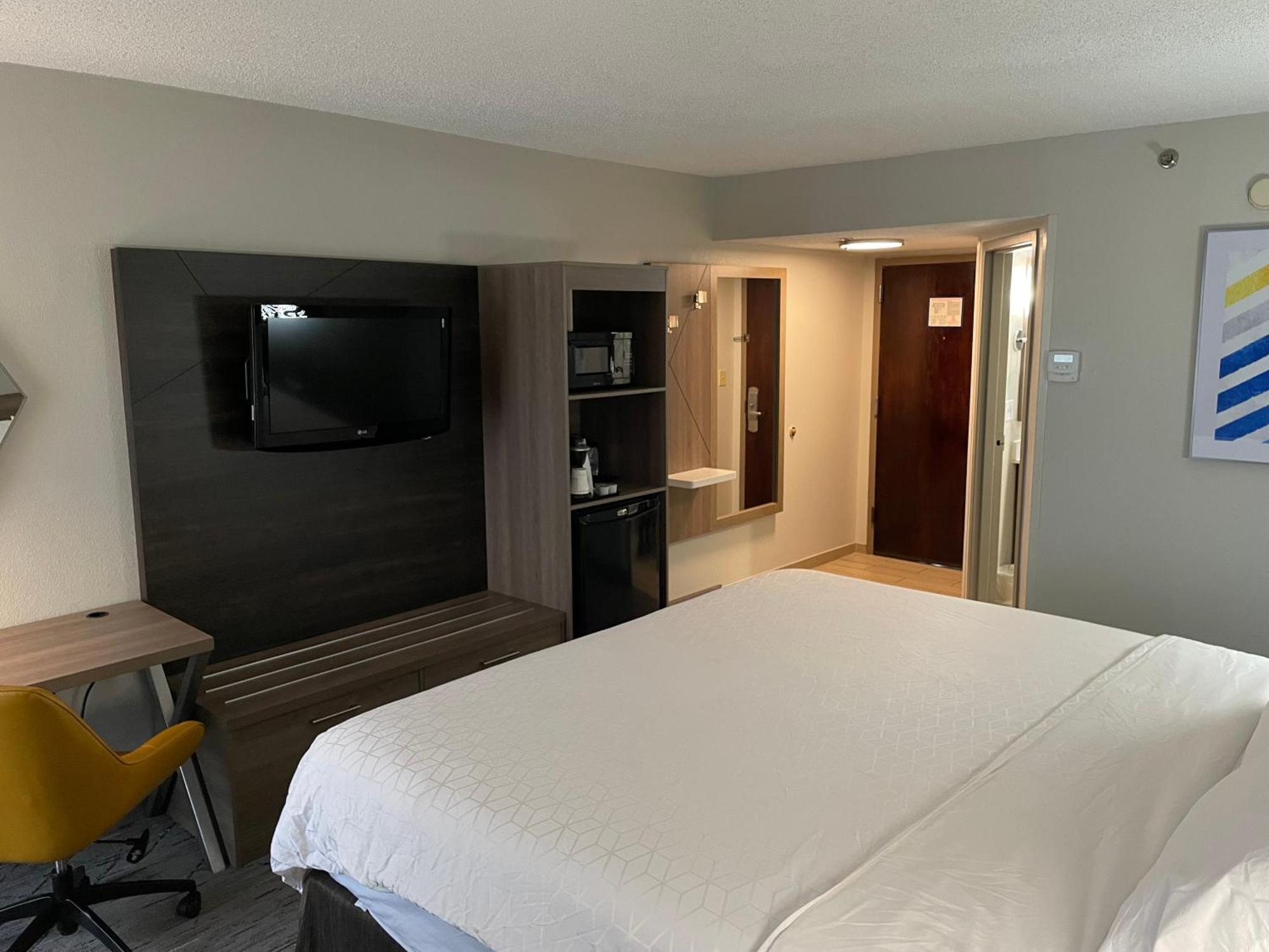 Holiday Inn Express Burlington By Ihg Dış mekan fotoğraf