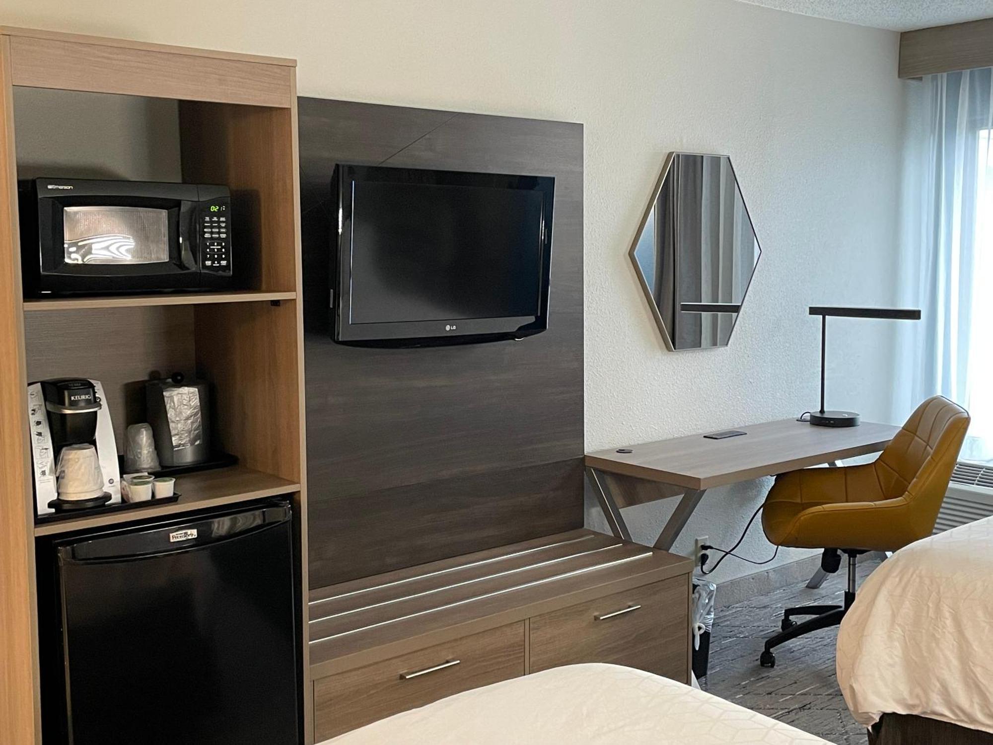 Holiday Inn Express Burlington By Ihg Dış mekan fotoğraf