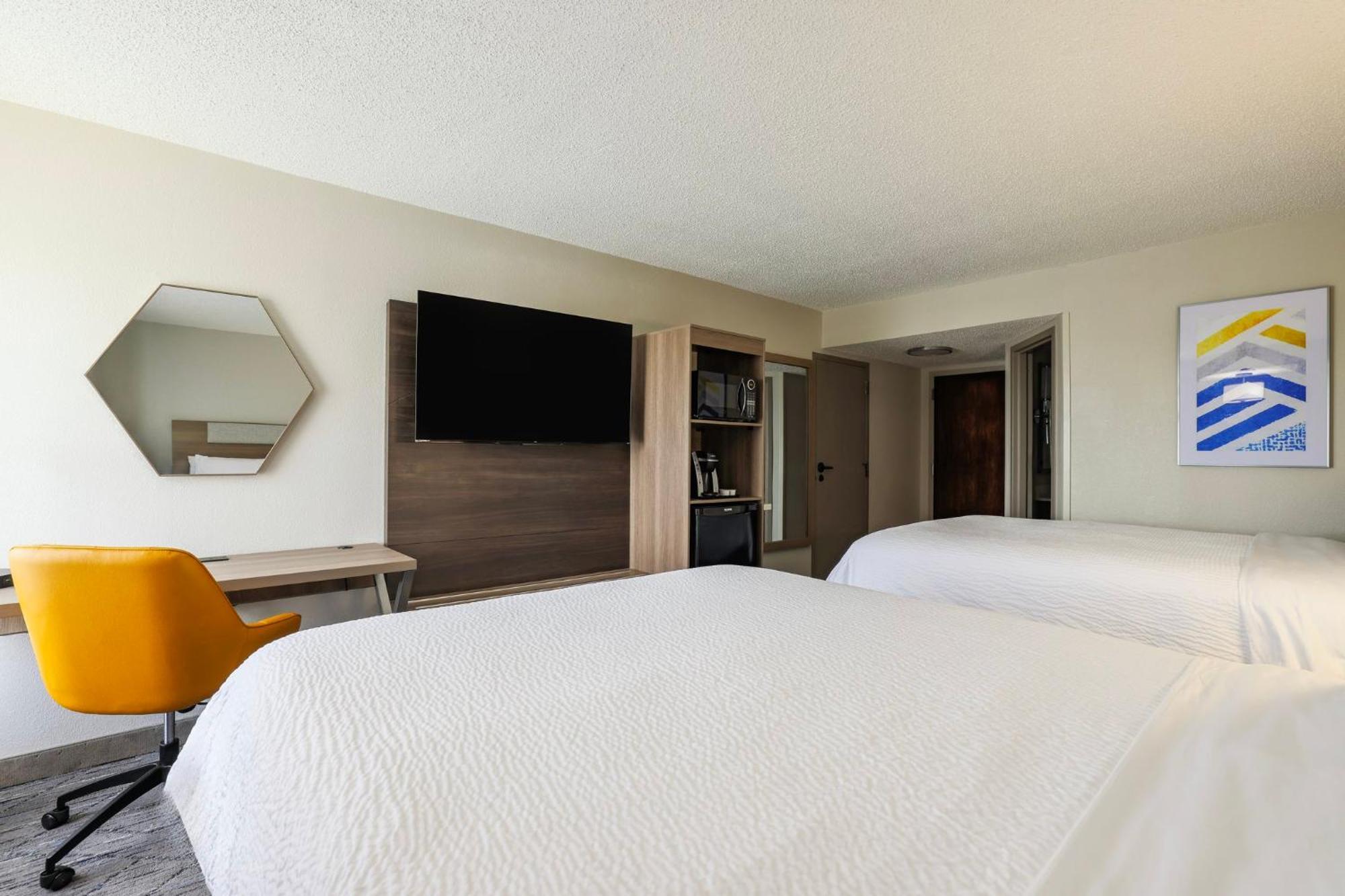 Holiday Inn Express Burlington By Ihg Dış mekan fotoğraf