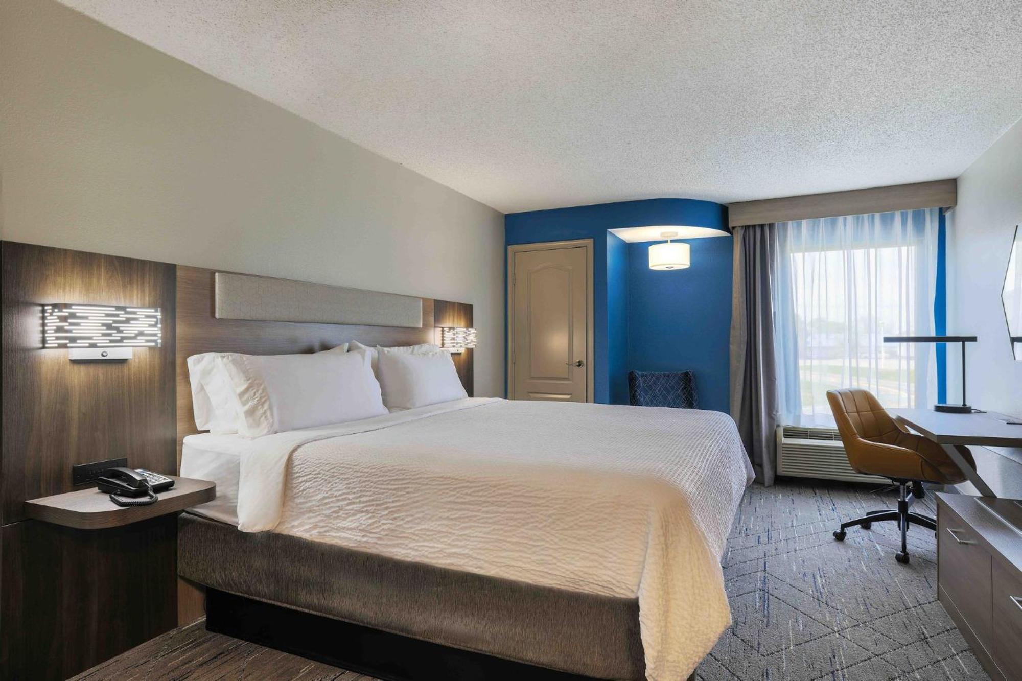 Holiday Inn Express Burlington By Ihg Dış mekan fotoğraf