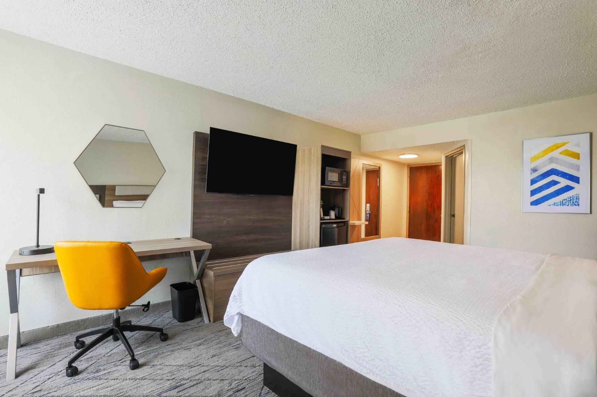 Holiday Inn Express Burlington By Ihg Dış mekan fotoğraf