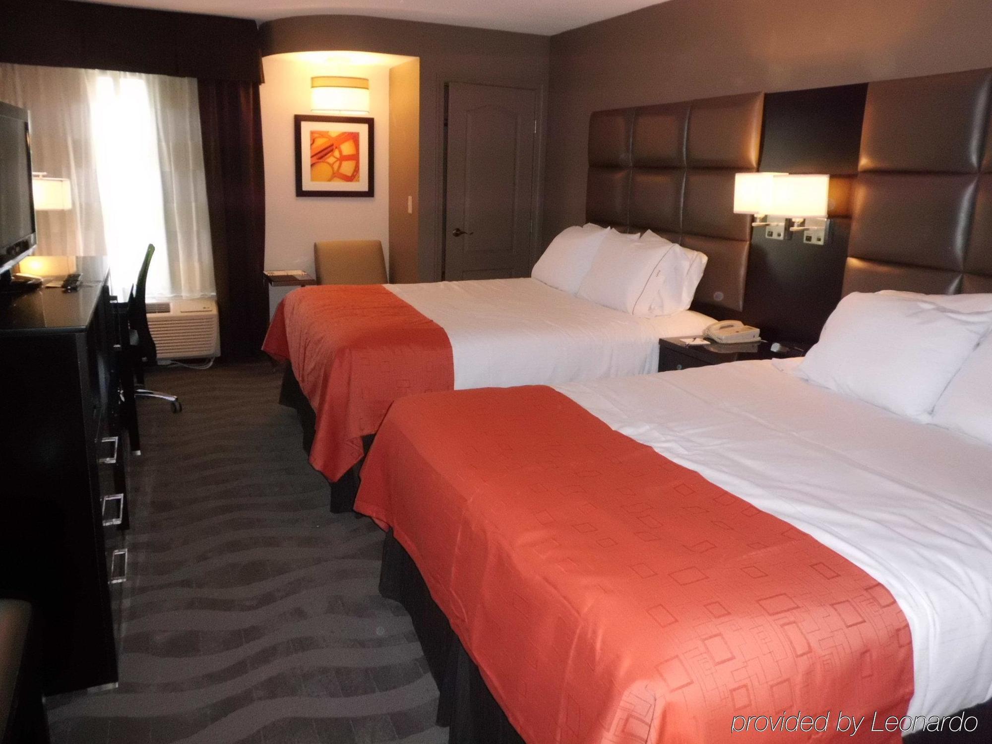 Holiday Inn Express Burlington By Ihg Oda fotoğraf