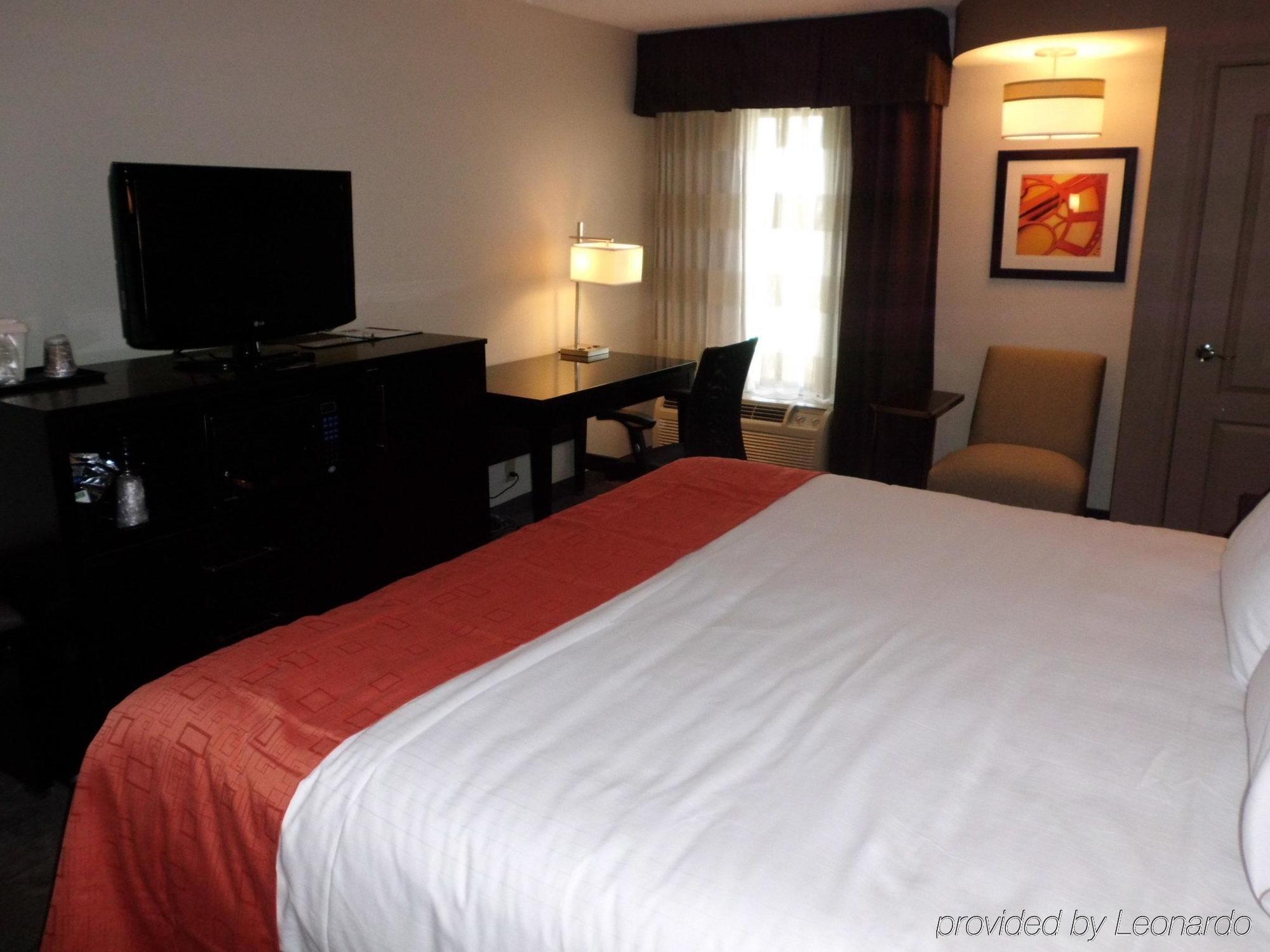 Holiday Inn Express Burlington By Ihg Oda fotoğraf
